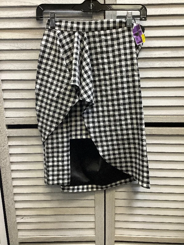 Skirt Midi By Clothes Mentor In Plaid Pattern, Size: S