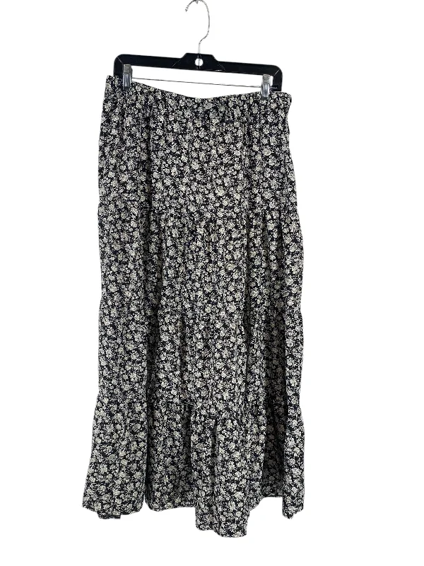 Skirt Maxi By Clothes Mentor In Black & White, Size: Xl